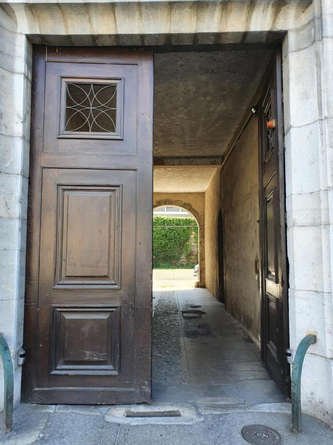 Charmes De Provence - Centre Historique Apartment Chambery Bagian luar foto